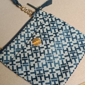 Tommy hilfiger crossbody